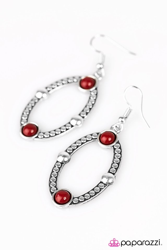 Paparazzi ♥ Fox Hollow - Red ♥ Earrings