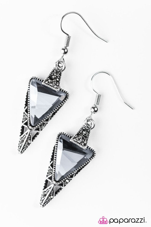 Paparazzi ♥ Glittery Nights - Silver ♥ Earrings