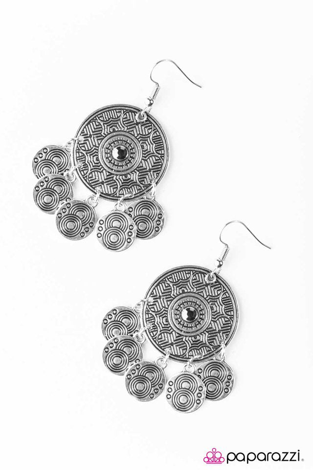 Paparazzi ♥ Symphony Of Sound - Silver ♥ Earrings