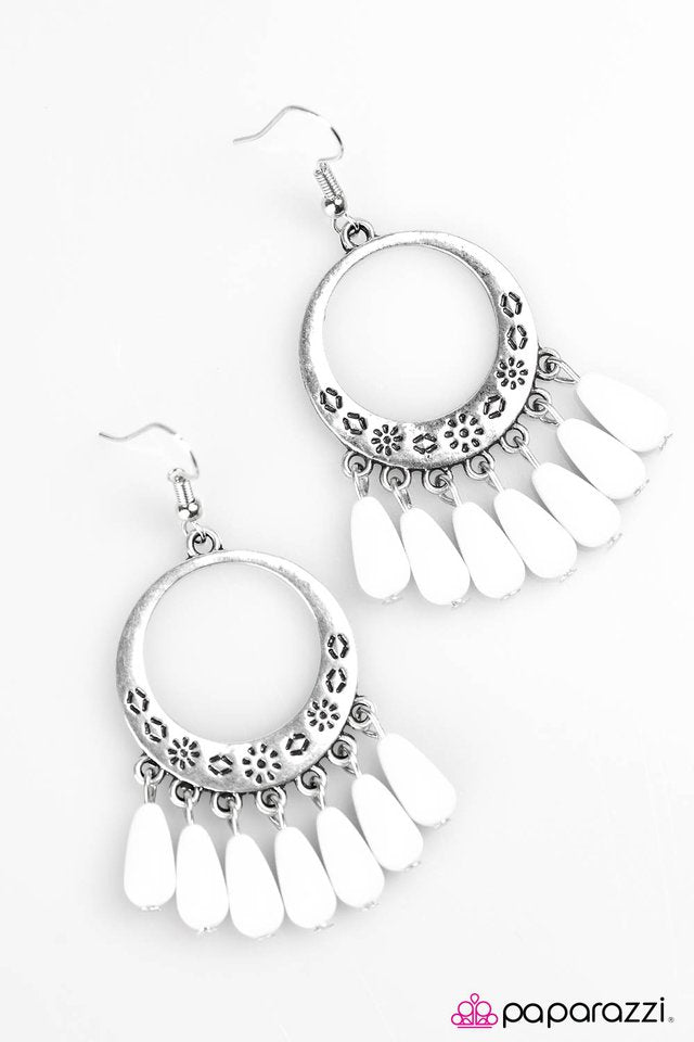 Paparazzi ♥ Think Color - White ♥ Earrings
