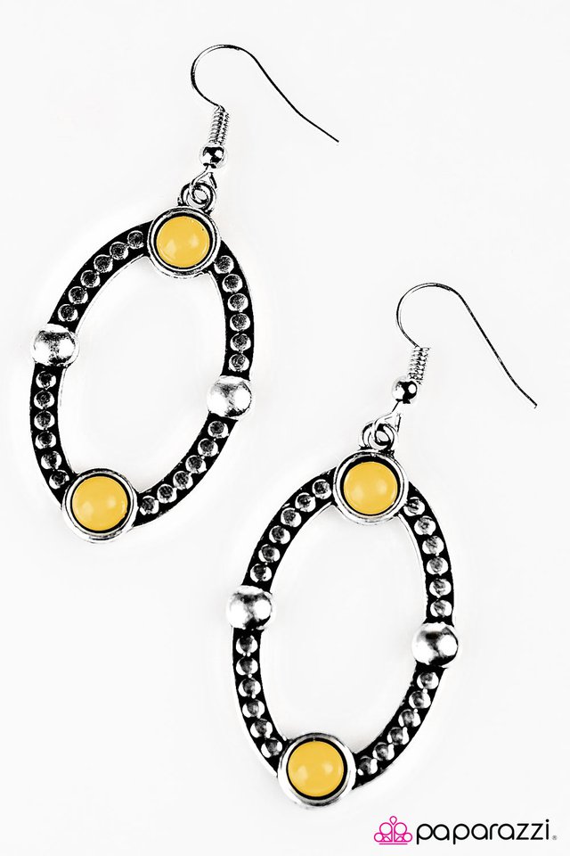Paparazzi ♥ Fox Hollow - Yellow ♥ Earrings