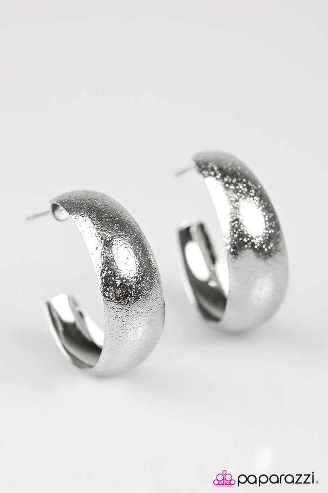Paparazzi ♥ Ring The Bells - Silver ♥ Earrings