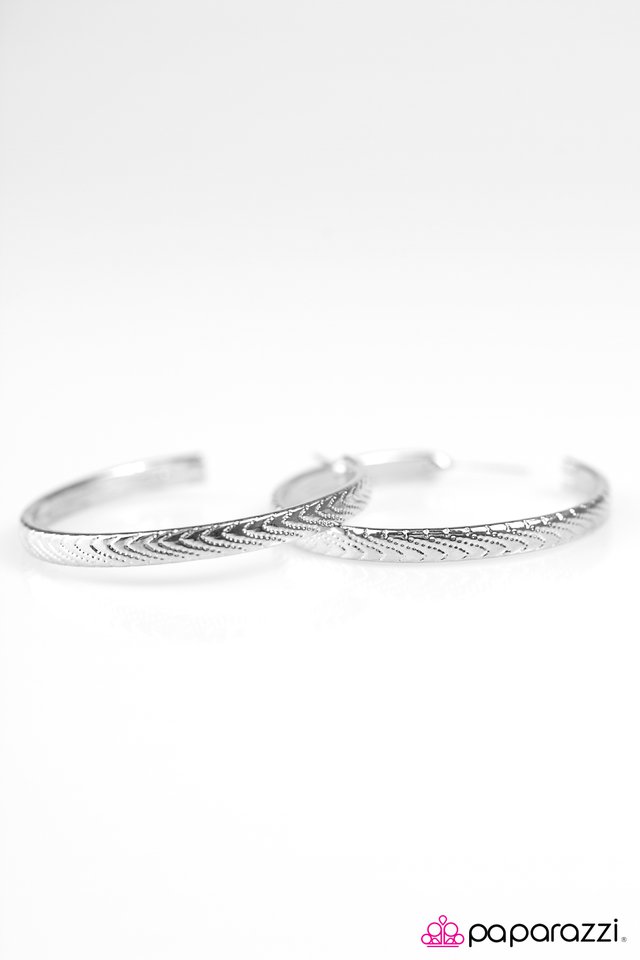 Paparazzi ♥ GLOW Business - Silver ♥ Earrings