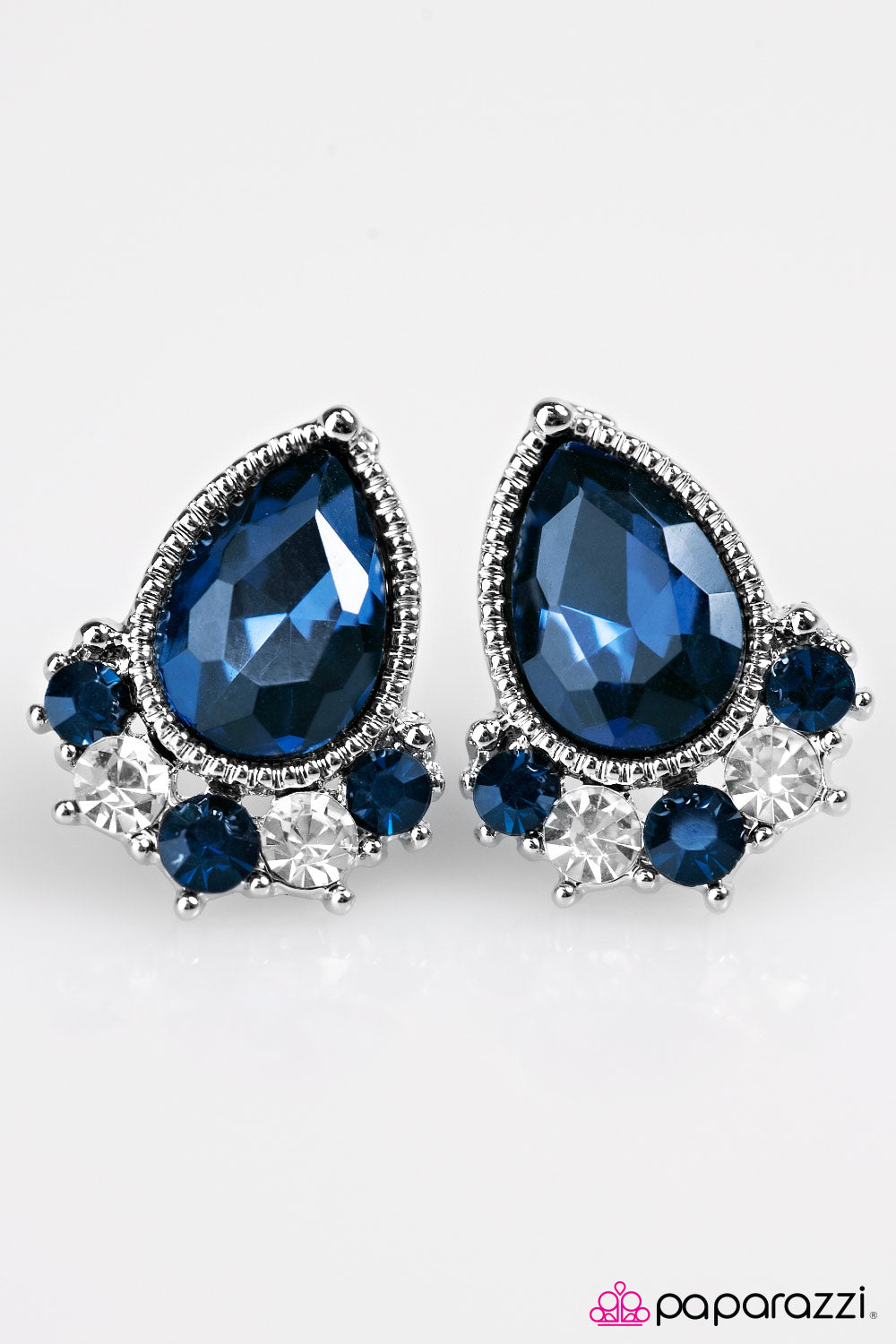 Paparazzi ♥ Wistful Elegance - Blue ♥ Post Earrings