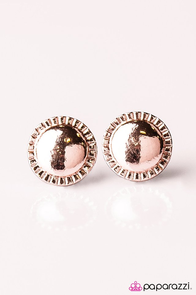 Paparazzi ♥ Beyond the Sun - Gold ♥ Post Earrings