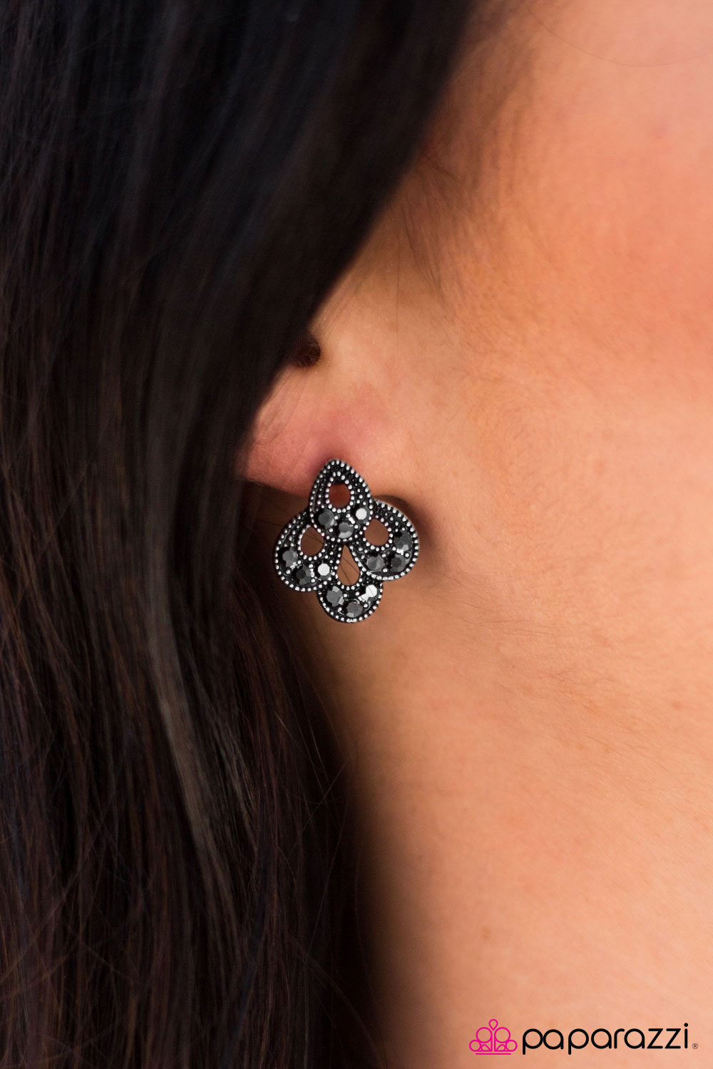 Paparazzi ♥ How To Steal A Million - Silver ♥ Post Earrings