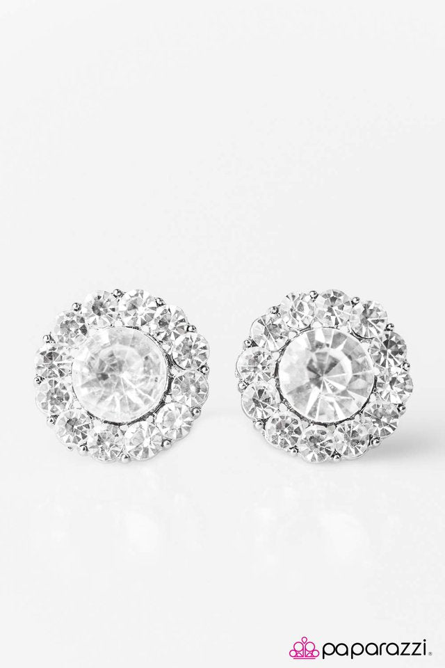 Paparazzi ♥ Snow Blossoms - White ♥ Post Earrings