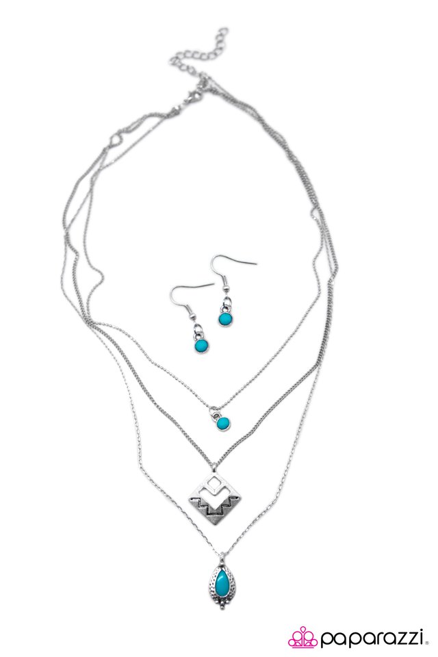 Paparazzi ♥ Run For The Hills - Blue ♥ Necklace