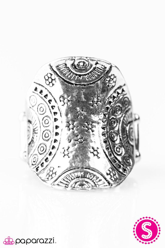 Paparazzi ♥ Sun View - Silver ♥ Ring