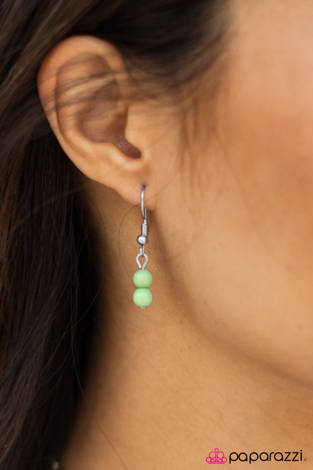 Paparazzi ♥ Vivacious Vibes 2 - Green ♥ Necklace