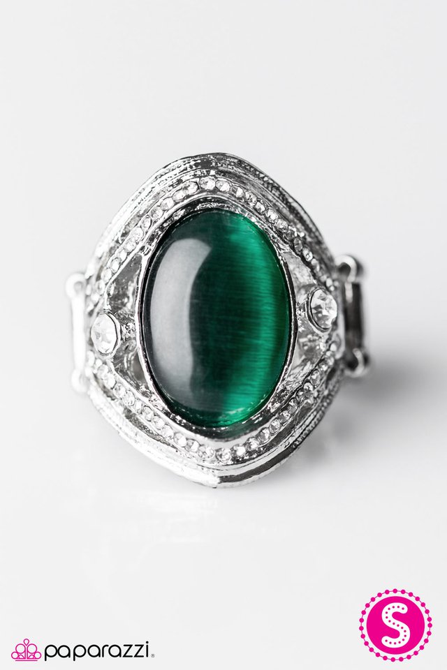 Paparazzi ♥ Everyday Is A Fairy Tale - Green ♥ Ring