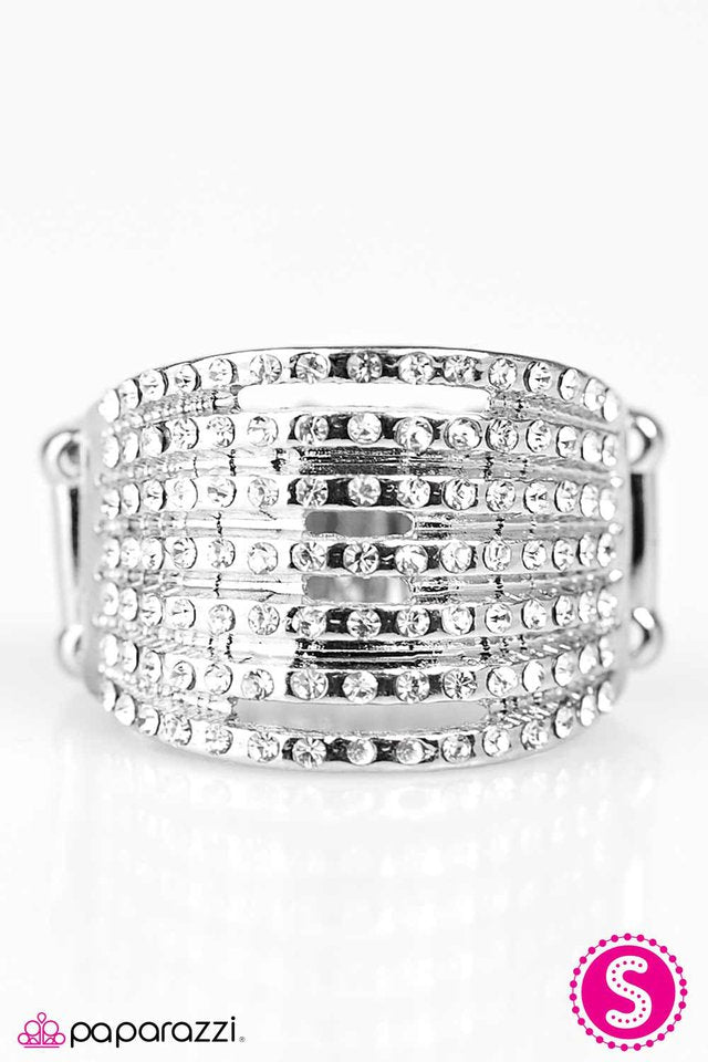 Paparazzi ♥ Its The GLITTER Things That Count - White ♥ Ring