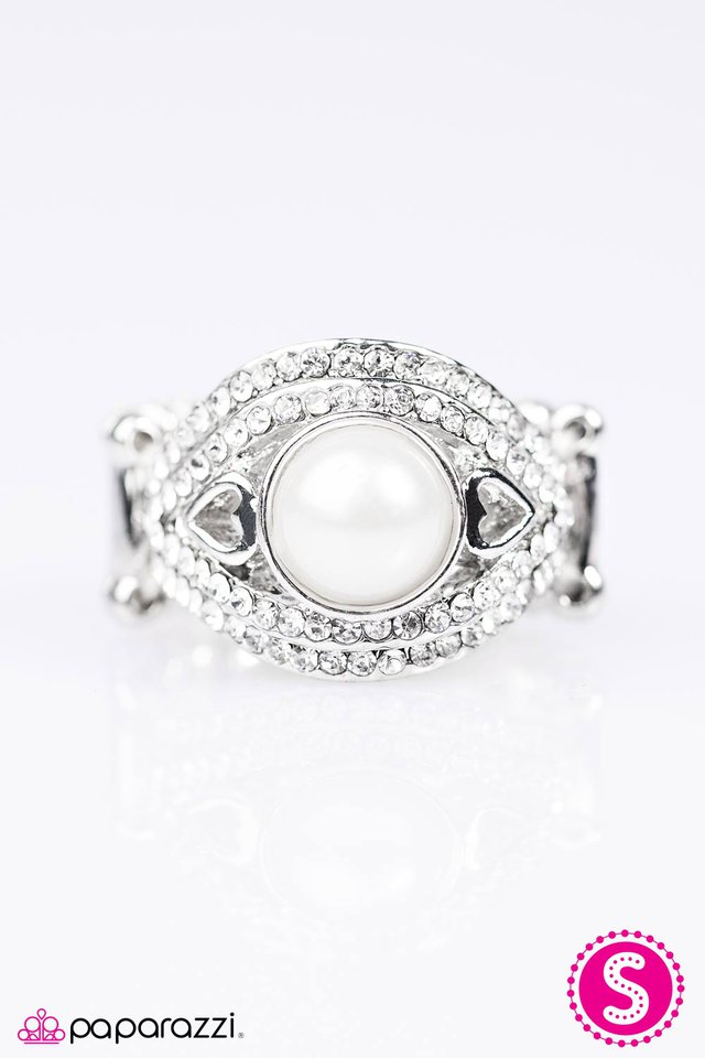 Paparazzi ♥ A Pearl Kind Of Girl - White ♥ Ring