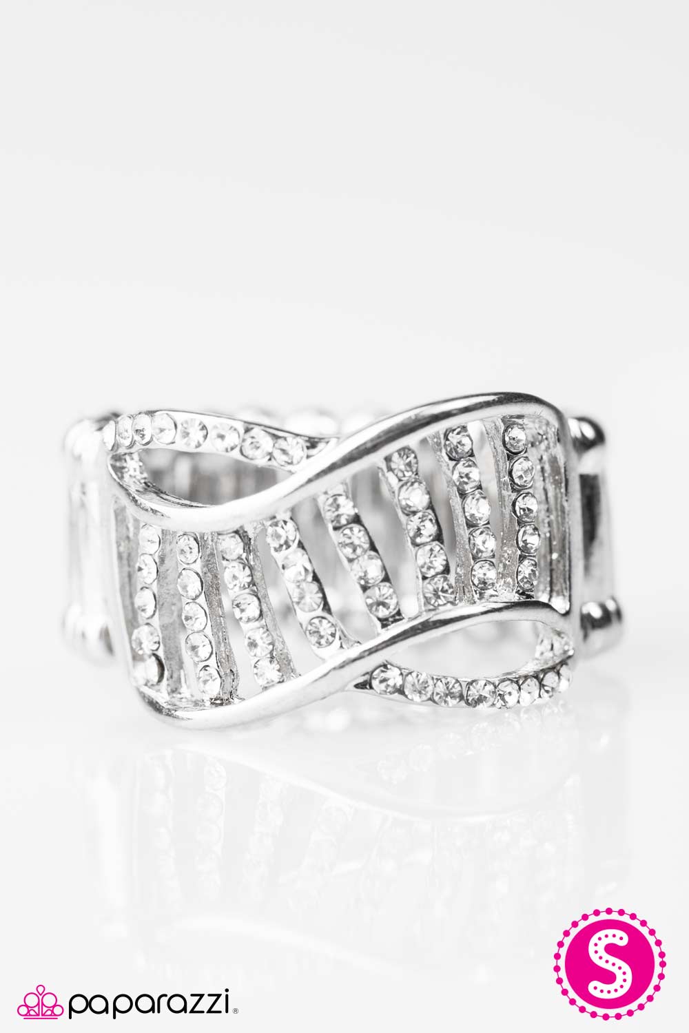 Paparazzi ♥ Top of the Social Ladder - White ♥ Ring