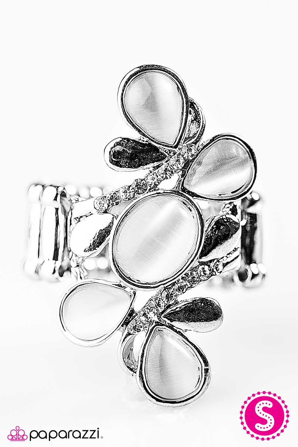 Paparazzi ♥ LUSTER For Life - White ♥ Ring