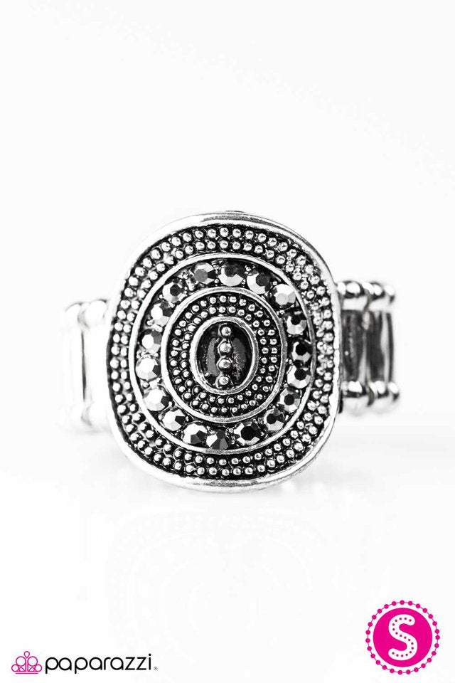 Paparazzi ♥ Easy On The Glitter - Silver ♥ Ring