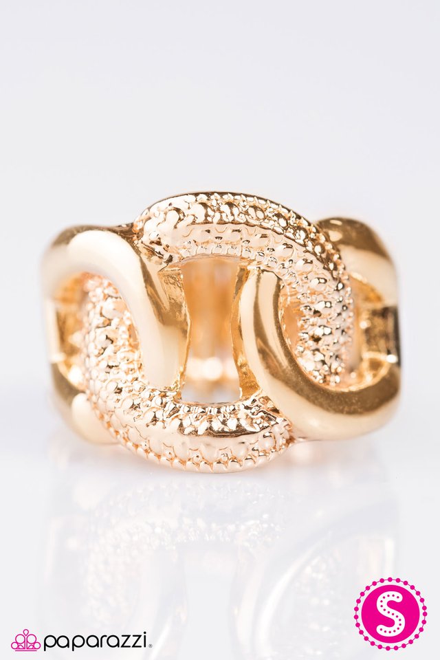 Paparazzi ♥ Smoke Rings - Gold ♥ Ring