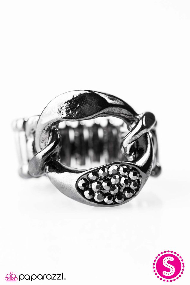 Paparazzi ♥ One-Two Punch - Black ♥ Ring
