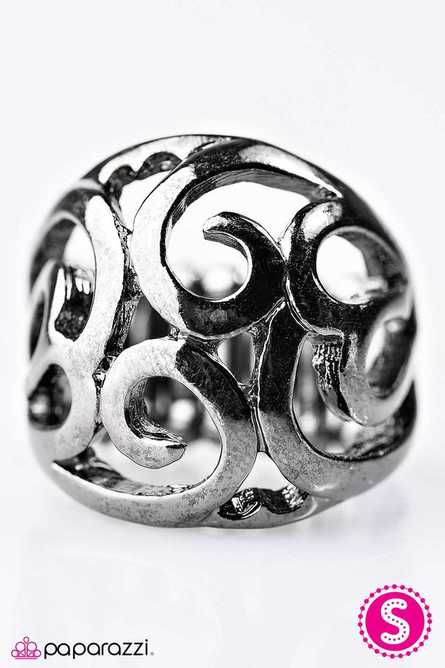 Paparazzi ♥ Bel Air - Black ♥ Ring
