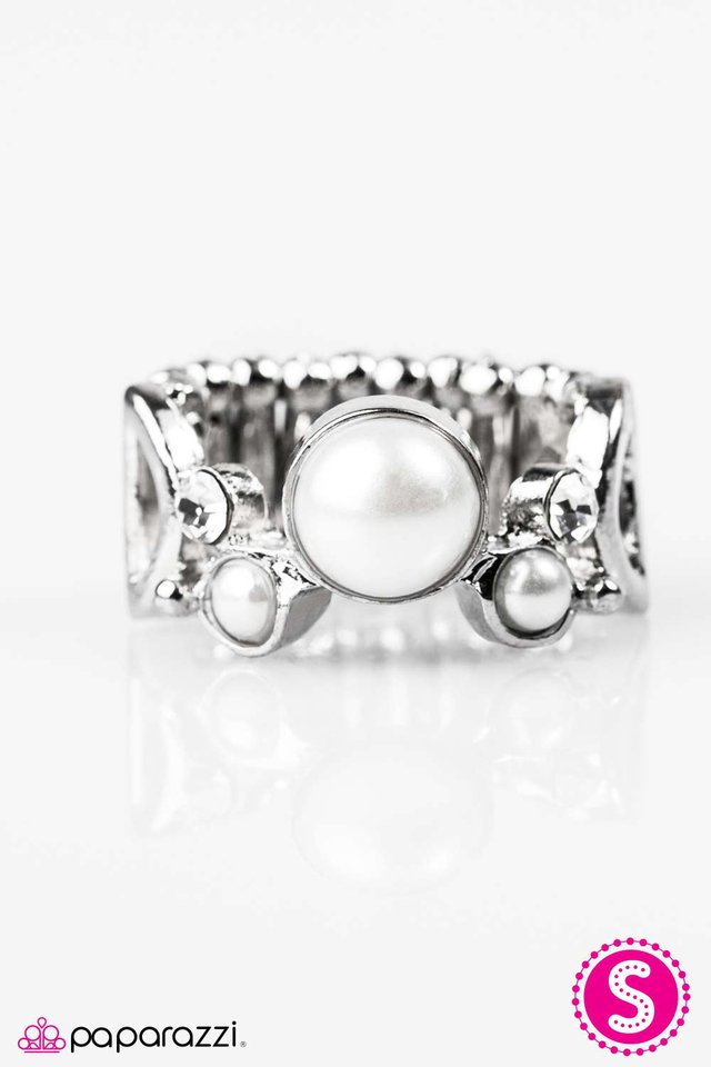 Paparazzi ♥ Bobbing Along - White ♥ Ring