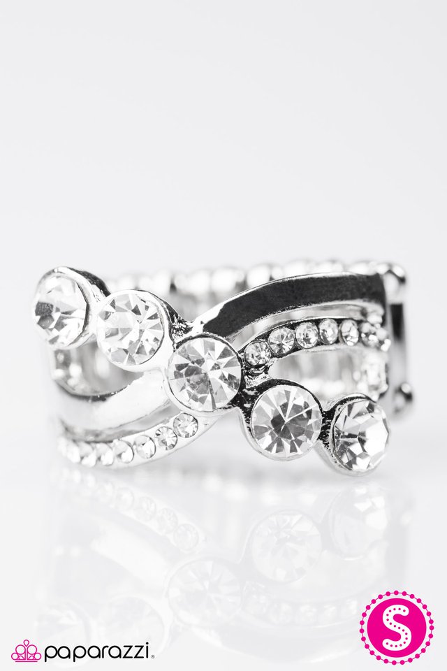 Paparazzi ♥ Nighttime Radiance - White ♥ Ring