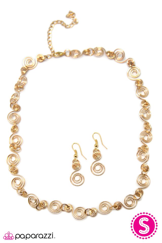 Paparazzi ♥ Dizzy Dancing - Gold ♥ Necklace