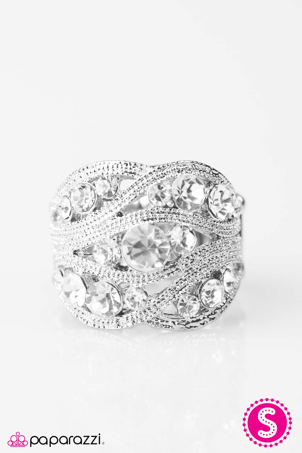 Paparazzi ♥ The Queen Has Arrived - White ♥ Ring