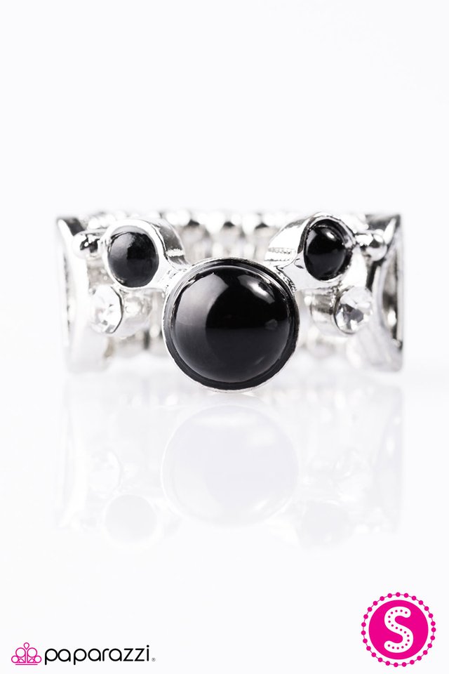 Paparazzi ♥ Bobbing Along - Black ♥ Ring