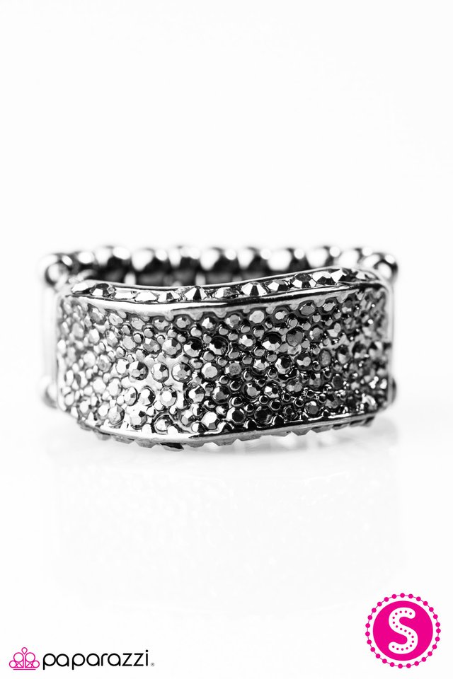 Paparazzi ♥ Brand SPARKLING New - Black ♥ Ring