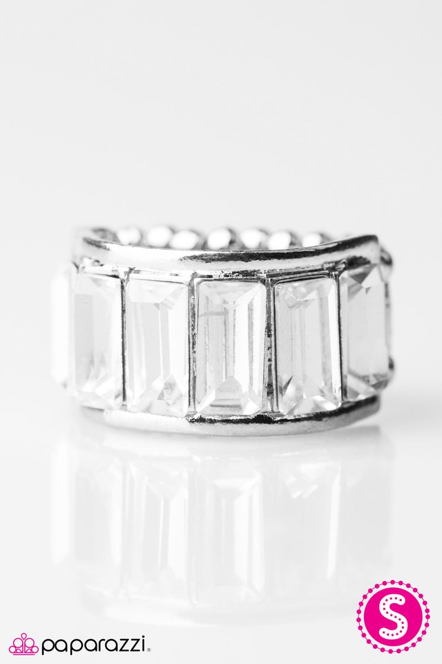 Paparazzi ♥ Kings Ransom - White ♥ Ring