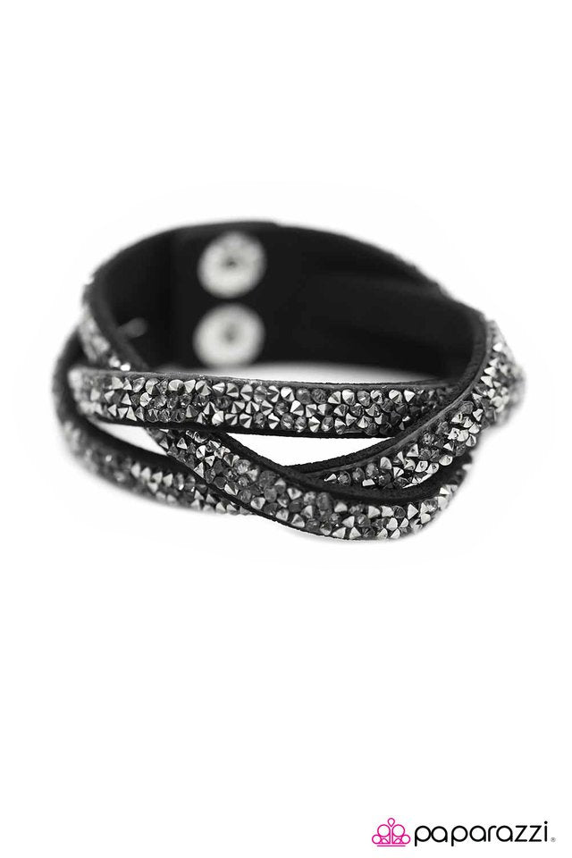 Paparazzi ♥ Knock Yourself Out - Black ♥ Bracelet