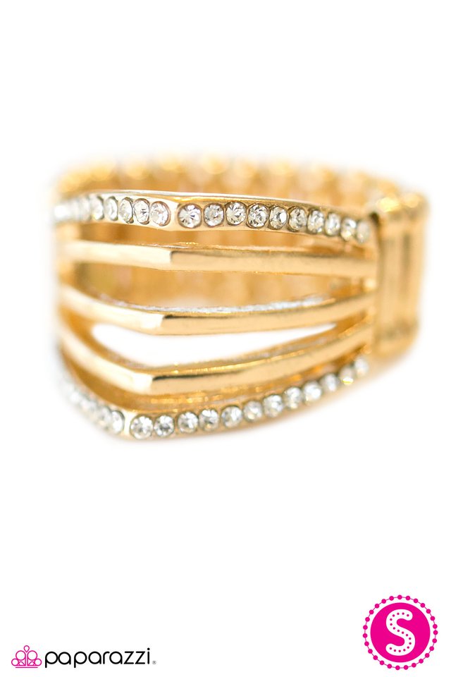 Paparazzi ♥ The Point Of No Return - Gold ♥ Ring