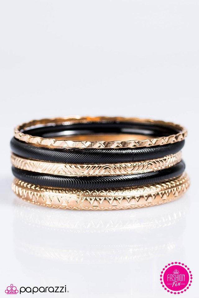 Paparazzi ♥ Villa View - Gold ♥ Bracelet