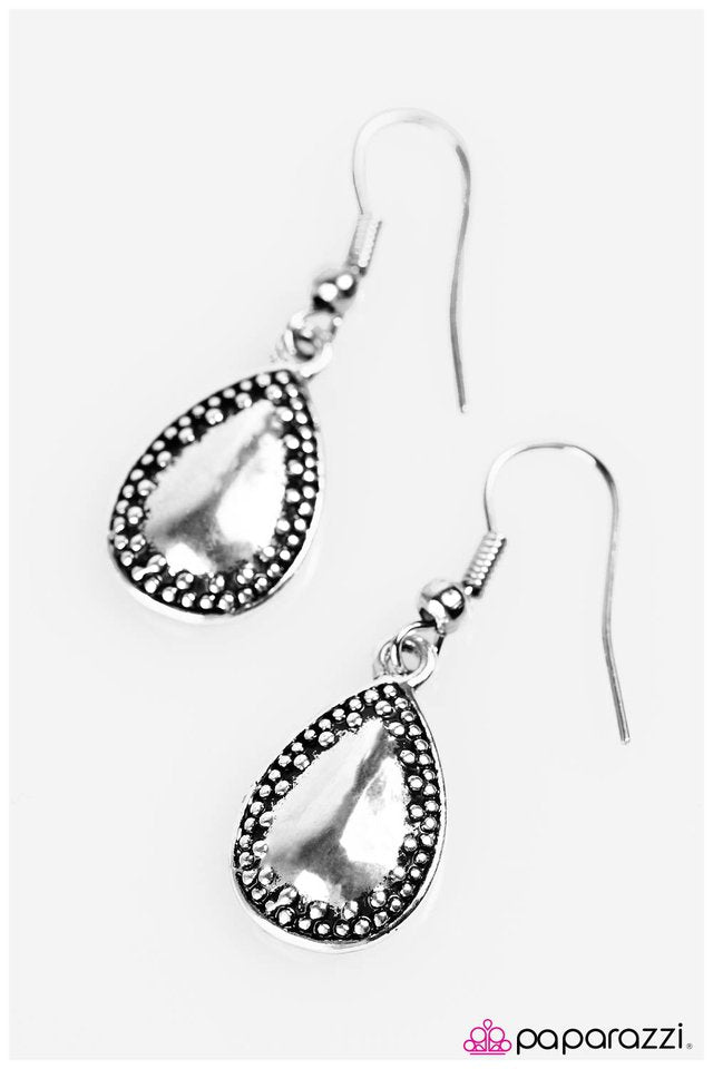 Paparazzi ♥ Sun Drops - Silver ♥ Earrings