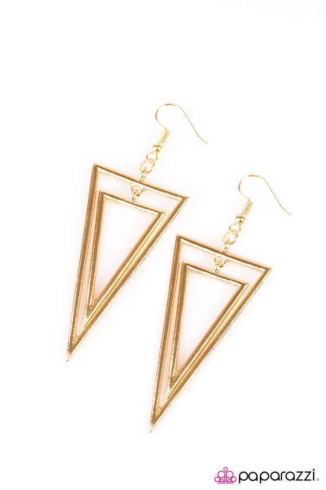 Paparazzi ♥ Look Sharp! - Gold ♥ Earrings