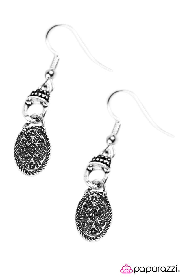 Paparazzi ♥ All About That Texture - Silver ♥ Earrings