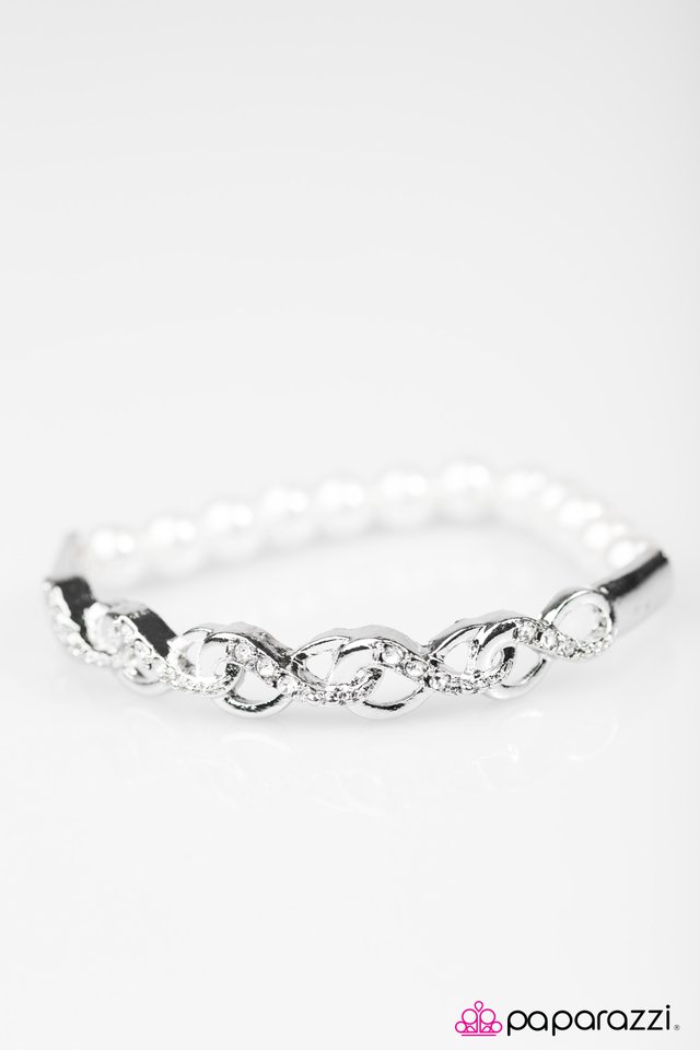 Paparazzi ♥ Bring Your Finest - White ♥ Bracelet