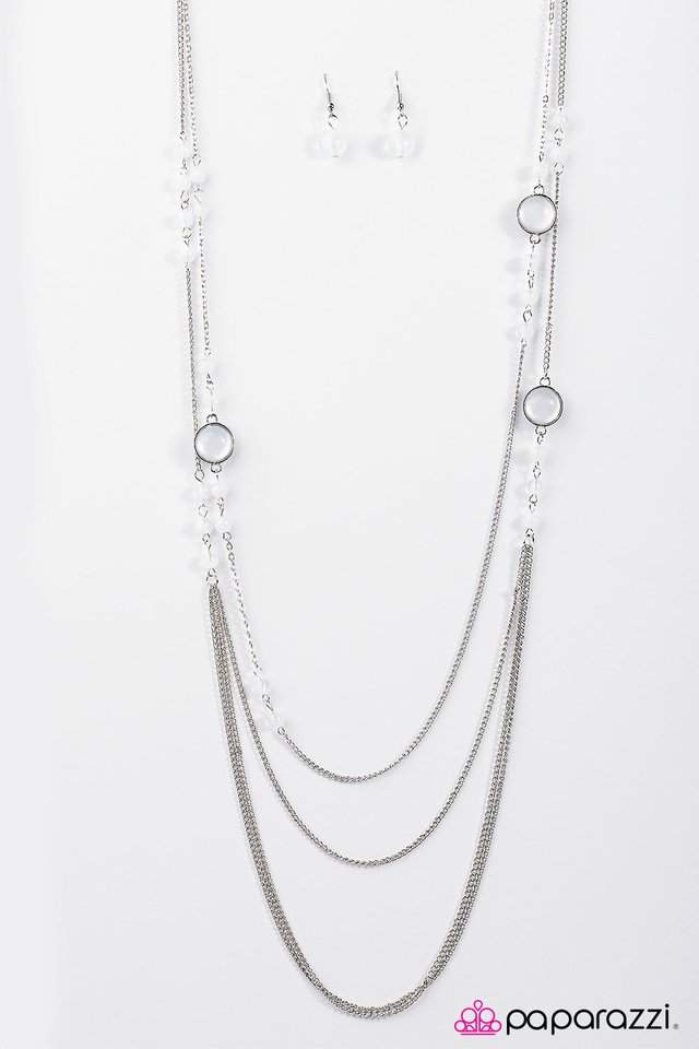 Paparazzi ♥ Wide Open Skies - White ♥ Necklace
