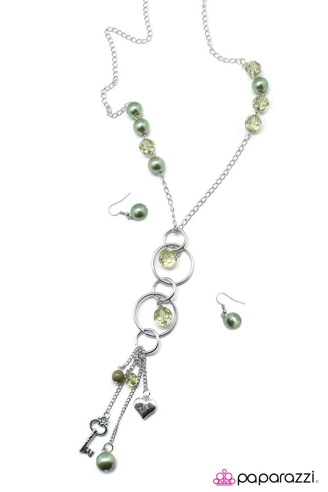 Paparazzi ♥ Whatever Your Heart Desires - Green ♥ Necklace