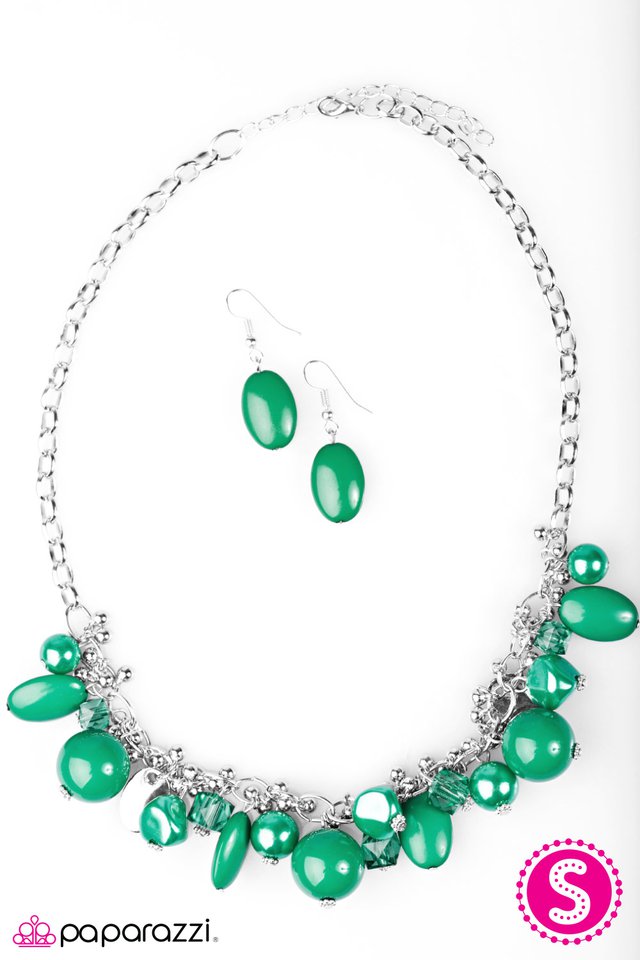 Paparazzi ♥ Hollywood Starlet - Green ♥ Necklace