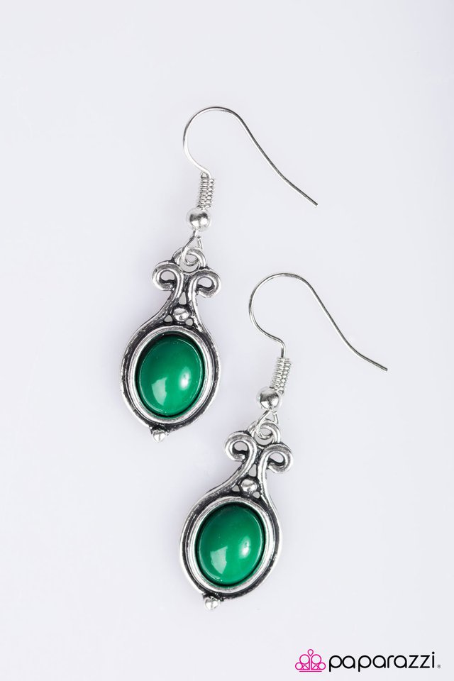 Paparazzi ♥ The Color Of Money - Green ♥ Earrings