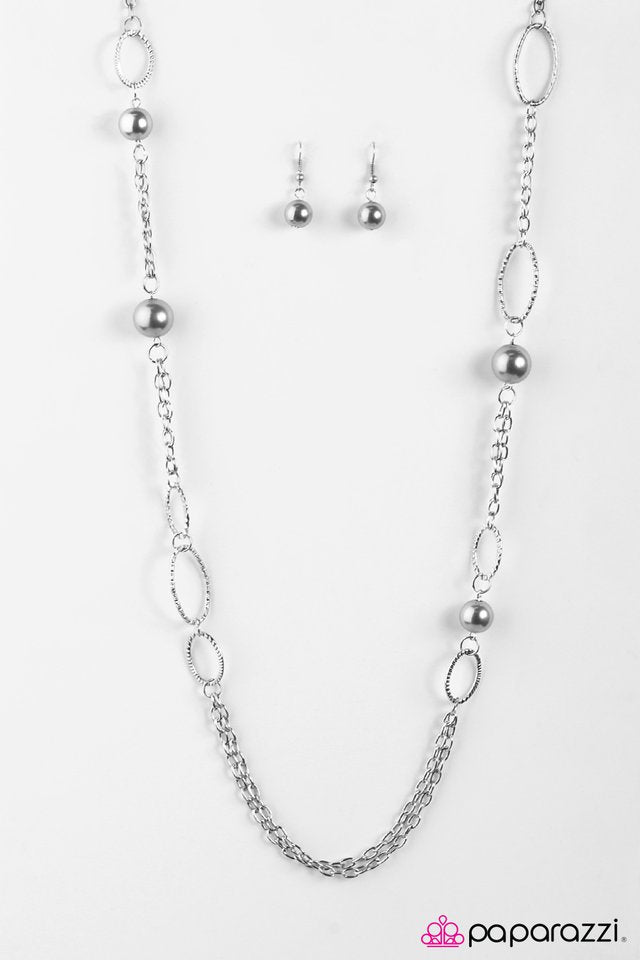 Paparazzi ♥ Celebrity Gossip - Silver ♥ Necklace