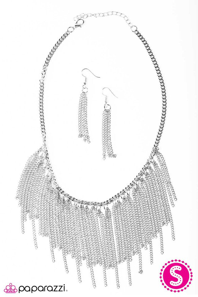 Paparazzi ♥ Dive In - Silver ♥ Necklace