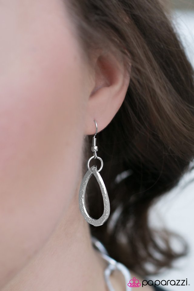 Paparazzi ♥ Caught In Her Web - Silver ♥ Necklace