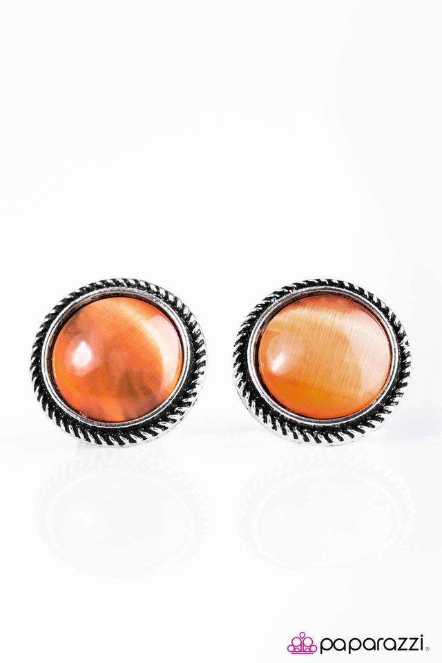 Paparazzi ♥ Moon Swoon - Orange ♥ Post Earrings