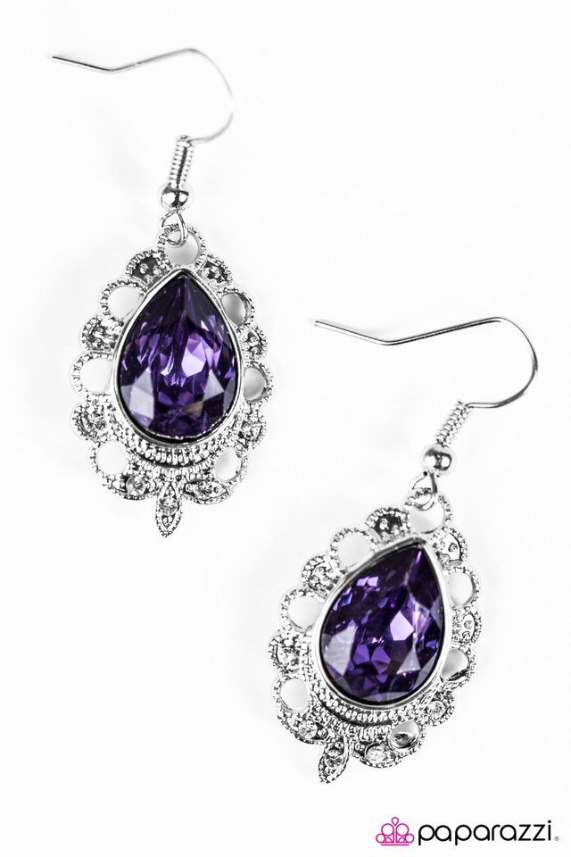 Paparazzi ♥ Classy Casanova - Purple ♥ Earrings