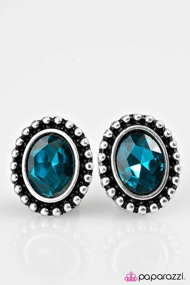 Paparazzi ♥ Viva La Glam - Blue ♥ Post Earrings