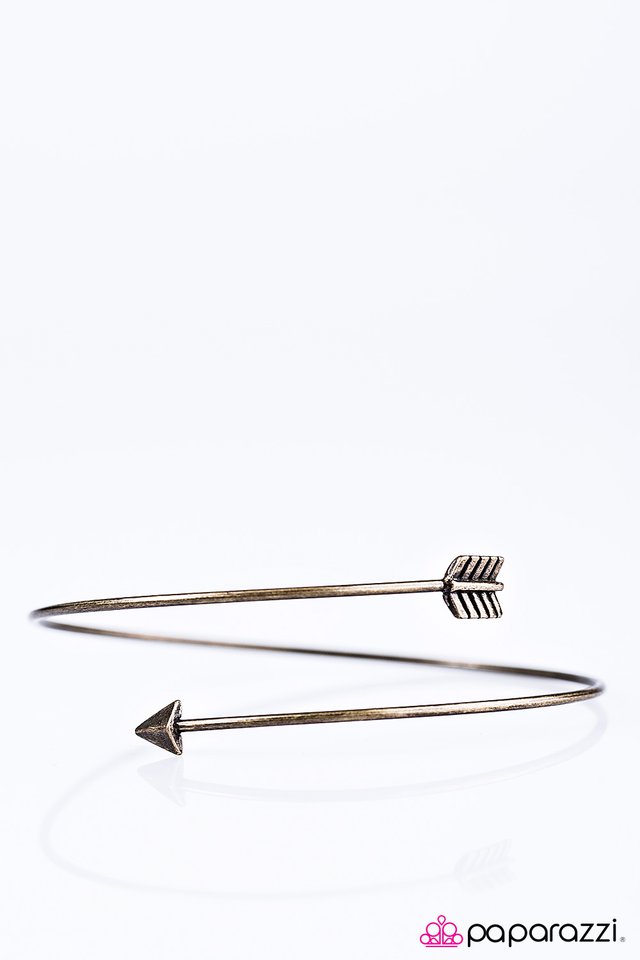 Paparazzi ♥ Aim High - Brass ♥ Bracelet