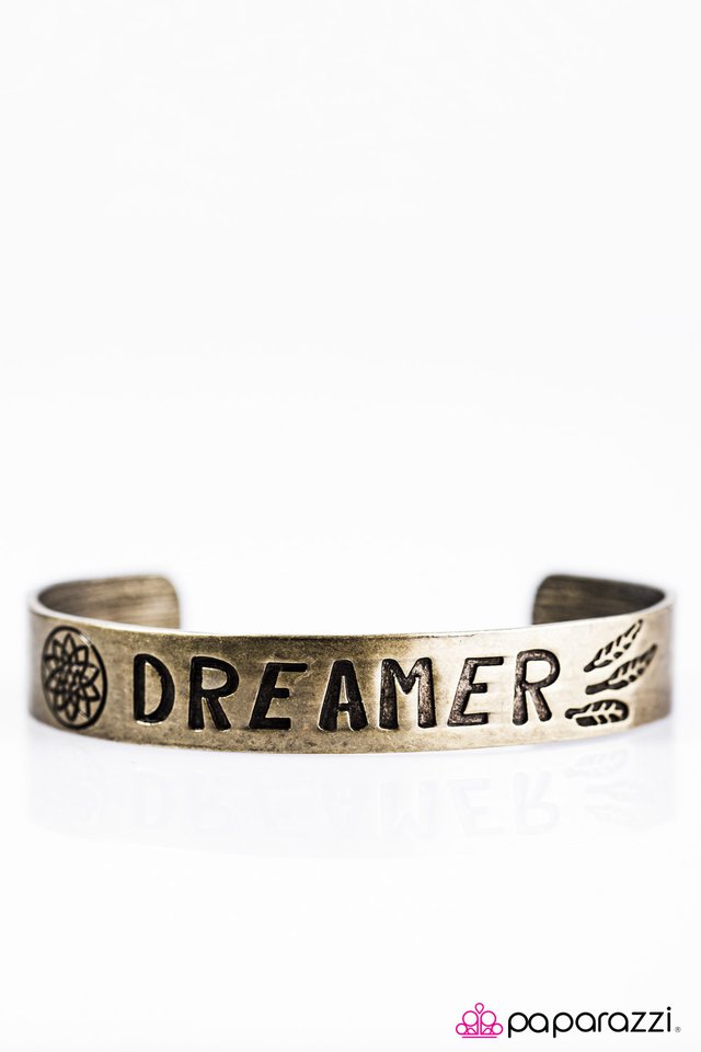 Paparazzi ♥ Dream On, Dreamer - Brass ♥ Bracelet