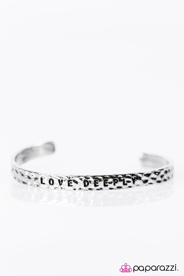 Paparazzi ♥ Love Deeply - Silver ♥ Bracelet